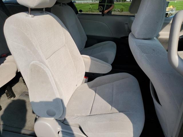 Photo 6 from auction – 2016 TOYOTA SIENNA LE with VIN 5TDJK3DC5GS137625