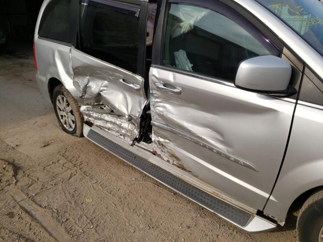 Photo 9 from auction – 2011 CHRYSLER TOWN & COU with VIN 2A4RR8DG4BR619206