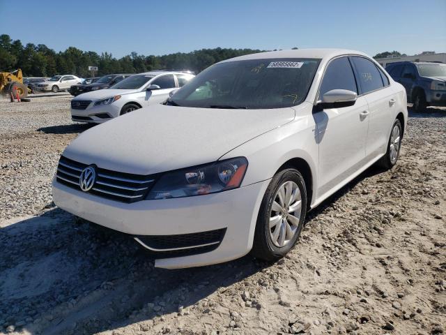Photo 2 from auction – 2015 VOLKSWAGEN PASSAT S with VIN 1VWAT7A37FC022028