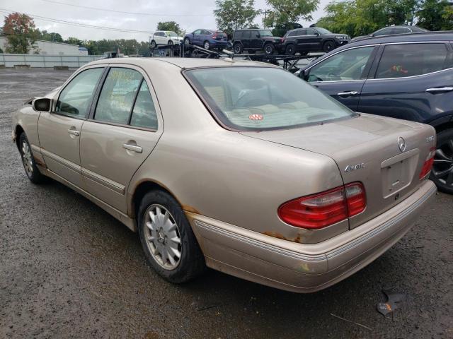 Photo 3 from auction – 2002 MERCEDES-BENZ E 320 4MAT with VIN WDBJF82J12X072213