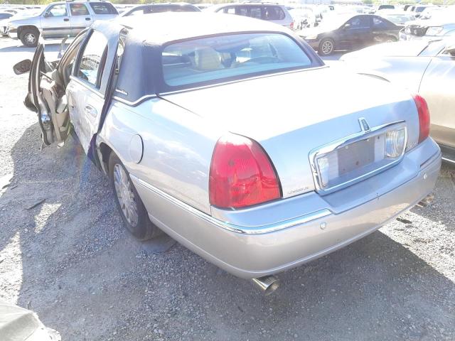 Photo 3 from auction – 2004 LINCOLN TOWN CAR E with VIN 1LNHM81W04Y660020