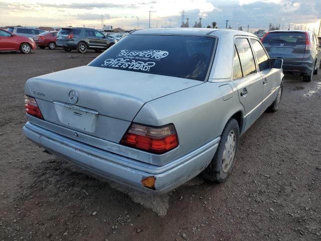 Photo 4 from auction – 1995 MERCEDES-BENZ E 320 BASE with VIN WDBEA32E2SC249767