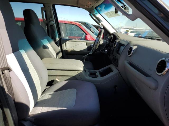 Photo 5 from auction – 2004 FORD EXPEDITION with VIN 1FMPU16L94LB56595