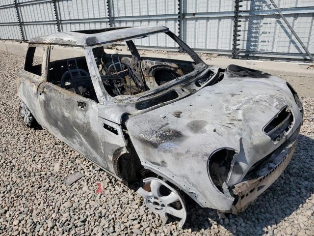 Photo 9 from auction – 2004 MINI COOPER S with VIN WMWRE334X4TD85273