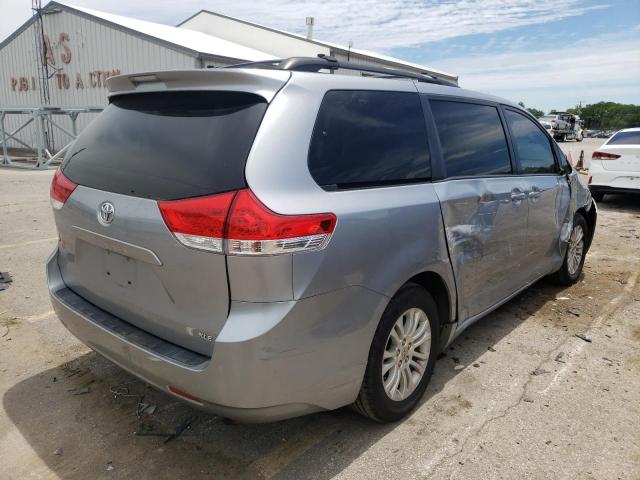 Photo 4 from auction – 2011 TOYOTA SIENNA XLE with VIN 5TDYK3DCXBS125588