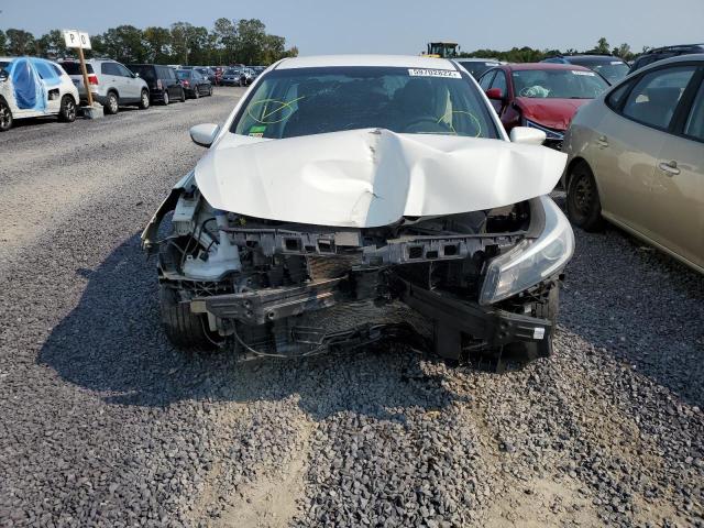 Photo 9 from auction – 2017 KIA FORTE LX with VIN 3KPFK4A79HE068355
