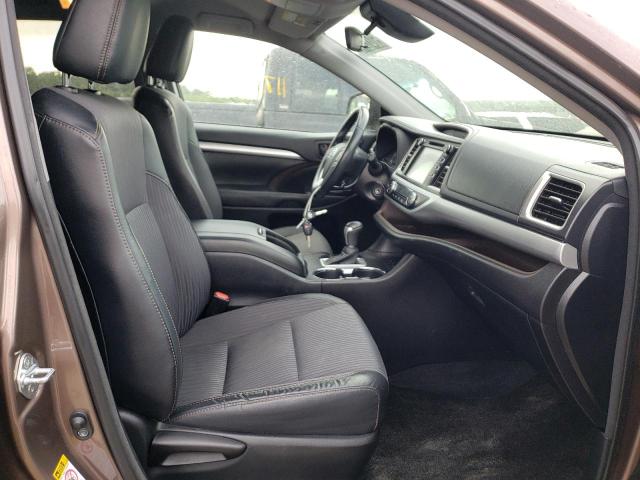 Photo 5 from auction – 2017 TOYOTA HIGHLANDER with VIN 5TDBZRFH8HS426947