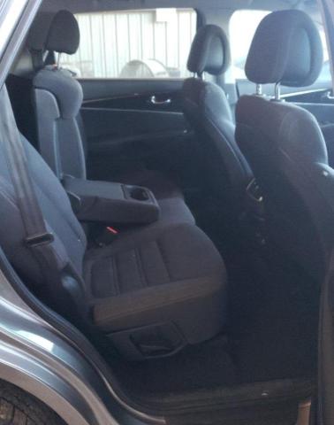 Photo 6 from auction – 2016 KIA SORENTO LX with VIN 5XYPG4A33GG062703