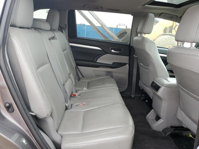 Photo 6 from auction – 2015 TOYOTA HIGHLANDER with VIN 5TDJKRFH0FS210782
