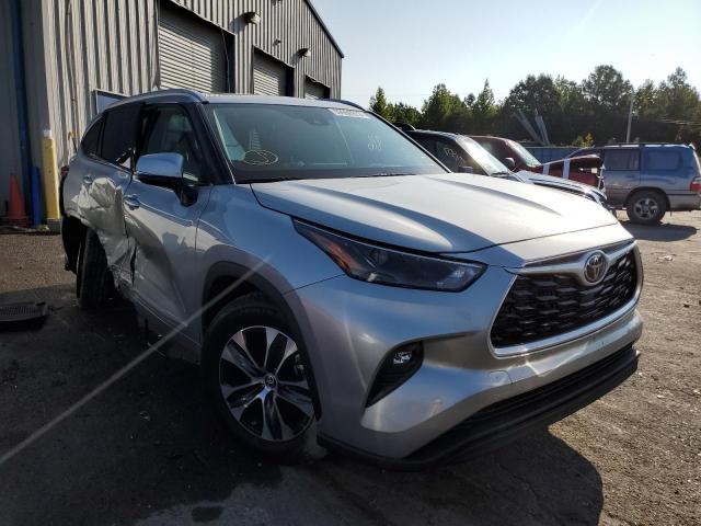 TOYOTA HIGHLANDER 2022 with VIN 5TDHZRBH7NS588936 - Photo from auction