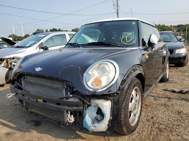 Photo 2 from auction – 2010 MINI COOPER with VIN WMWMF3C55ATU77304