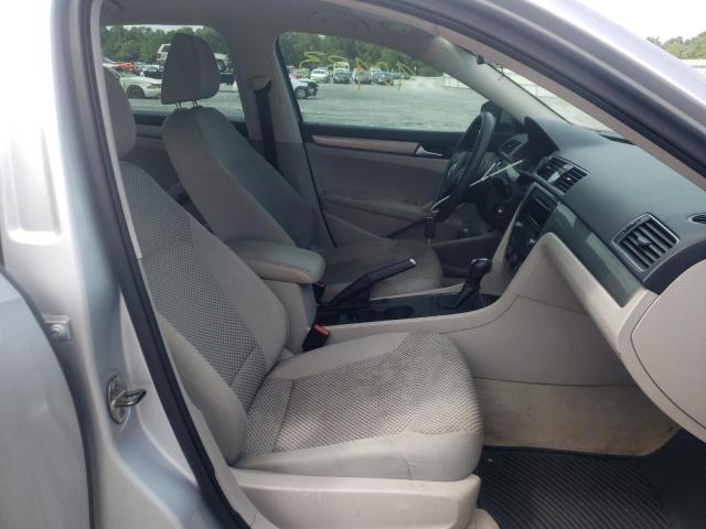 Photo 5 from auction – 2013 VOLKSWAGEN PASSAT S with VIN 1VWAH7A37DC009097