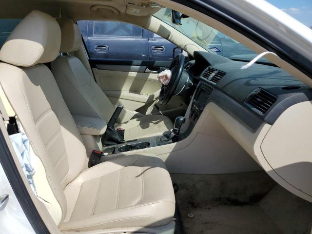 Photo 5 from auction – 2015 VOLKSWAGEN PASSAT SE with VIN 1VWBV7A33FC021795