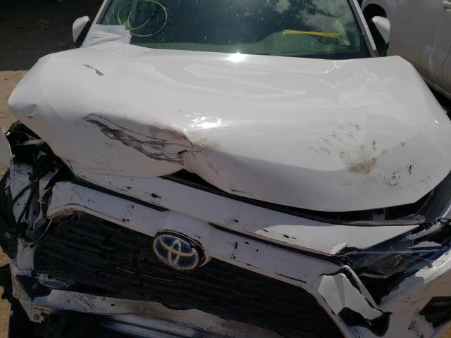 Photo 7 from auction – 2020 TOYOTA RAV4 XLE with VIN JTMR6RFVXLD005331