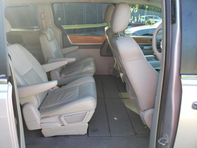 Photo 6 from auction – 2010 CHRYSLER TOWN & COU with VIN 2A4RR6DX3AR260725