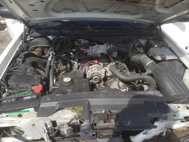 Photo 7 from auction – 2008 FORD CROWN VICT with VIN 2FAFP71V58X105466
