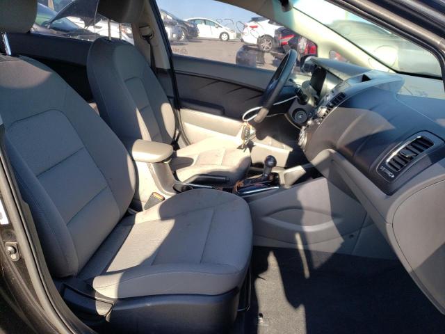 Photo 5 from auction – 2017 KIA FORTE LX with VIN 3KPFK4A7XHE020850