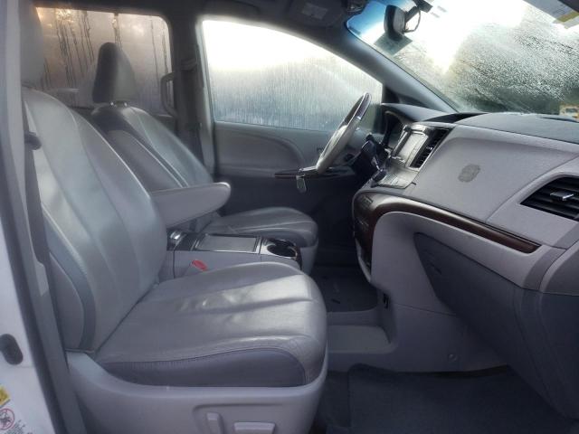 Photo 5 from auction – 2013 TOYOTA SIENNA XLE with VIN 5TDYK3DC6DS329758
