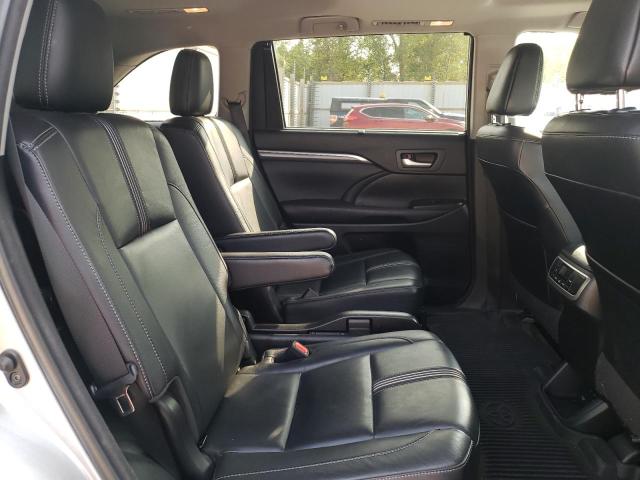 Photo 6 from auction – 2017 TOYOTA HIGHLANDER with VIN 5TDKZRFH1HS188892