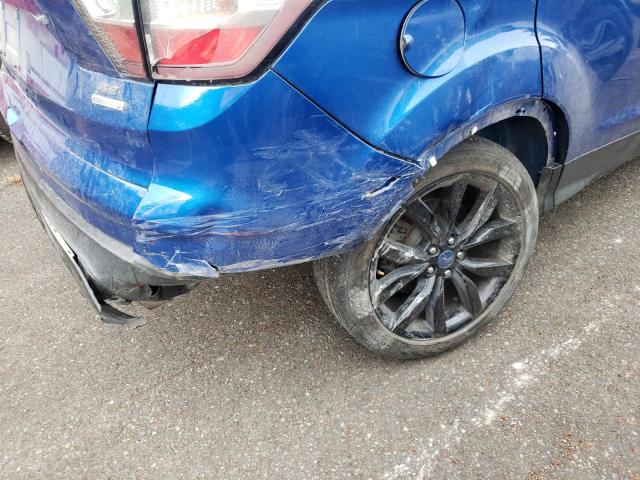 Photo 9 from auction – 2017 FORD ESCAPE SE with VIN 1FMCU0GD2HUC30956