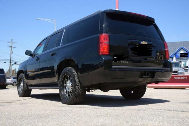 Photo 3 from auction – 2016 CHEVROLET SUBURBAN K with VIN 1GNSKGKC1GR371586