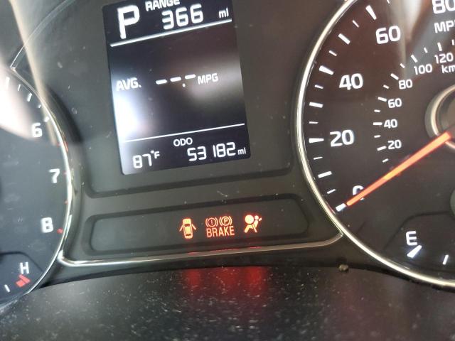 Photo 8 from auction – 2018 KIA FORTE LX with VIN 3KPFK4A76JE228035