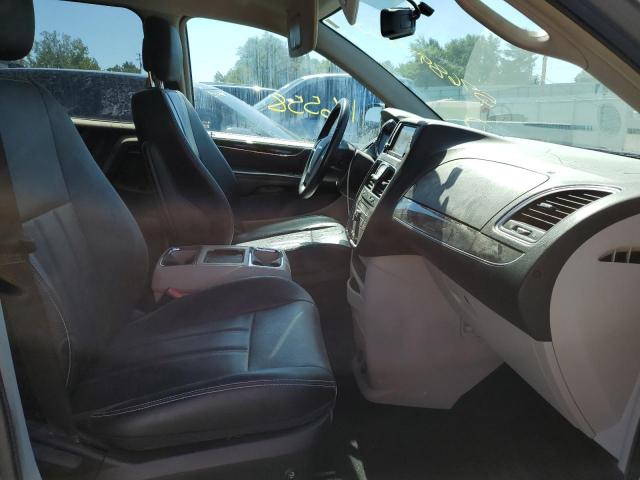 Photo 5 from auction – 2014 CHRYSLER TOWN & COU with VIN 2C4RC1BG7ER172408
