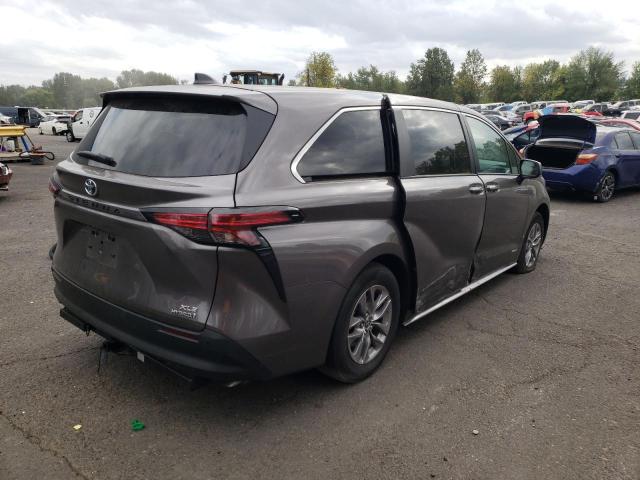 Photo 4 from auction – 2021 TOYOTA SIENNA XLE with VIN 5TDYRKECXMS032660