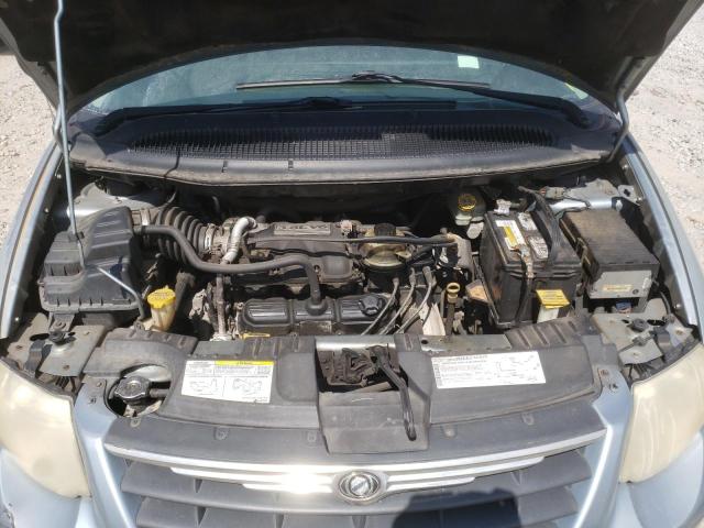 Photo 7 from auction – 2006 CHRYSLER TOWN & COU with VIN 2A4GP54L16R661847