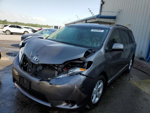 Photo 2 from auction – 2017 TOYOTA SIENNA LE with VIN 5TDKZ3DC7HS793911