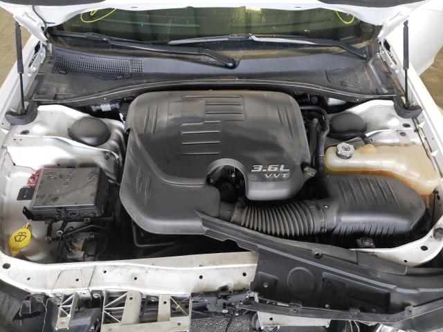 Photo 7 from auction – 2017 CHRYSLER 300 LIMITE with VIN 2C3CCARG8HH648630