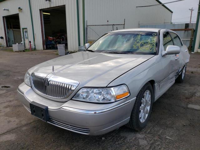 Photo 2 from auction – 2010 LINCOLN TOWN CAR with VIN 2LNBL8CV7AX615519