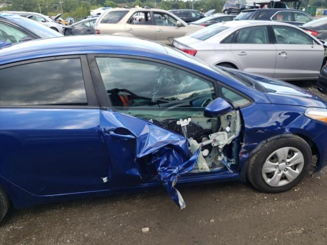 Photo 9 from auction – 2017 KIA FORTE LX with VIN 3KPFL4A77HE154034