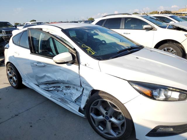 صورة رقم 9 من المزاد - 2017 FORD FOCUS ST مع VIN 1FADP3L92HL292694