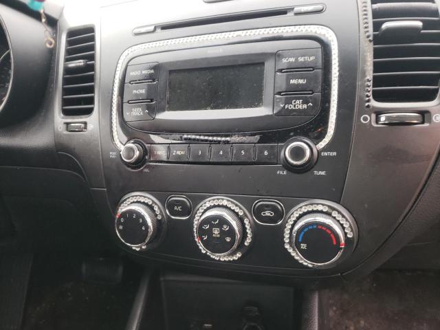 Photo 9 from auction – 2017 KIA FORTE LX with VIN 3KPFK4A74HE062687