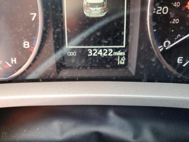 Photo 8 from auction – 2018 TOYOTA RAV4 LE with VIN 2T3BFREV1JW781902