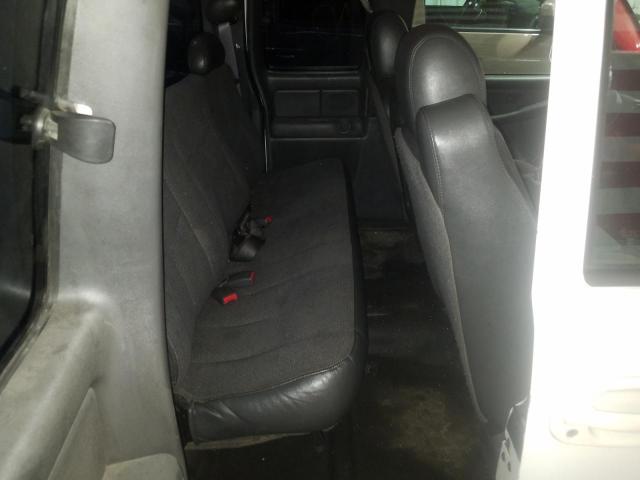 Photo 6 from auction – 2003 CHEVROLET SILVERADO with VIN 1GCEK19V03E233856