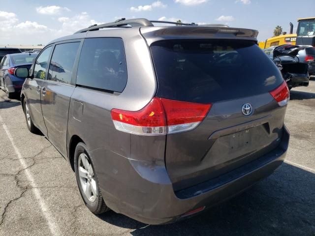 Photo 3 from auction – 2013 TOYOTA SIENNA LE with VIN 5TDKK3DC8DS293402