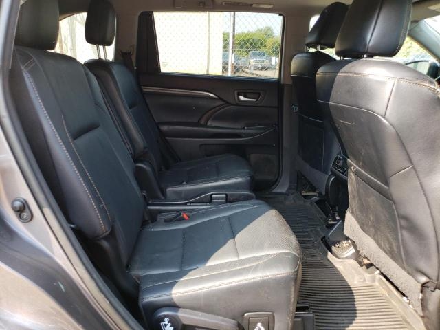 Photo 6 from auction – 2018 TOYOTA HIGHLANDER with VIN 5TDDZRFH5JS495903