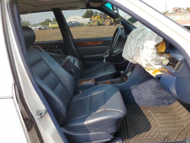 Photo 5 from auction – 1994 MERCEDES-BENZ E 320 with VIN WDBEA32E1RC036660