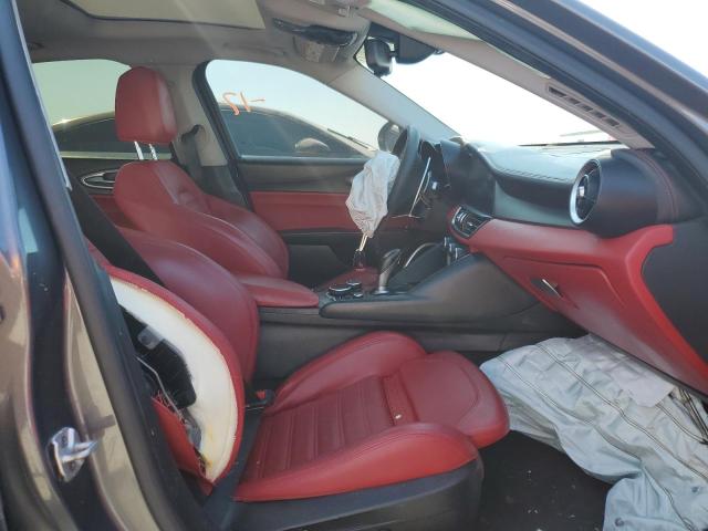 Photo 5 from auction – 2017 ALFA ROMEO GIULIA TI with VIN ZARFAECN9H7550141