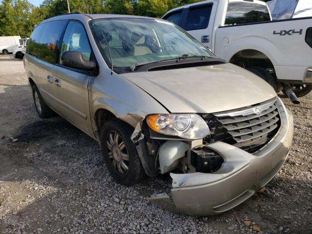 Photo 9 from auction – 2005 CHRYSLER TOWN & COU with VIN 2C8GP54L75R267823