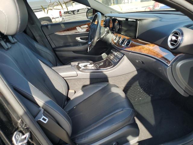 Photo 5 from auction – 2017 MERCEDES-BENZ E 300 with VIN WDDZF4JB7HA018276