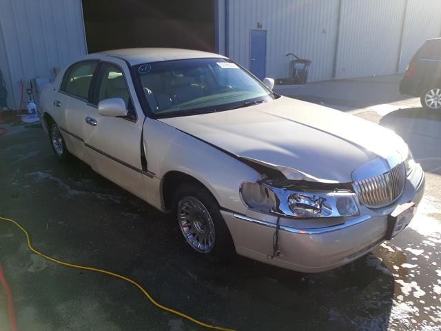 LINCOLN TOWN CAR C 2002 with VIN 1LNHM83W62Y622933 - Photo from auction