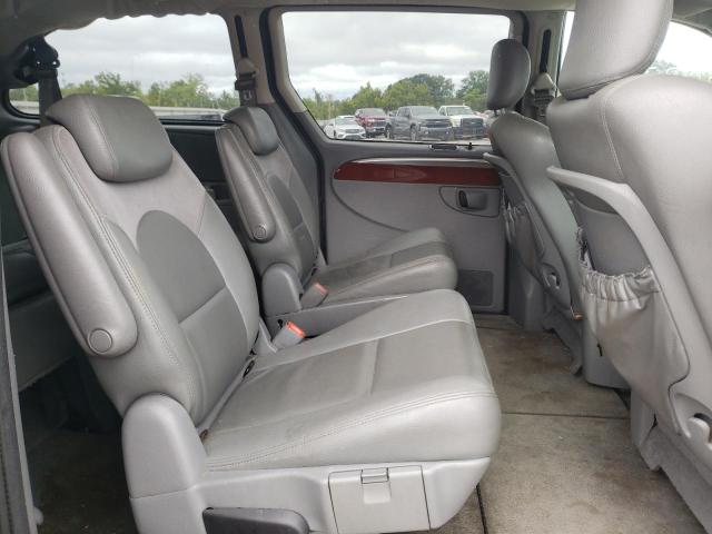 Photo 6 from auction – 2005 CHRYSLER TOWN & COU with VIN 2C8GP64L65R487394