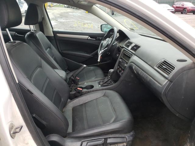 Photo 5 from auction – 2014 VOLKSWAGEN PASSAT S with VIN 1VWAT7A3XEC107590