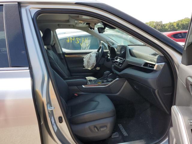 Photo 5 from auction – 2021 TOYOTA HIGHLANDER with VIN 5TDFZRBH9MS102326