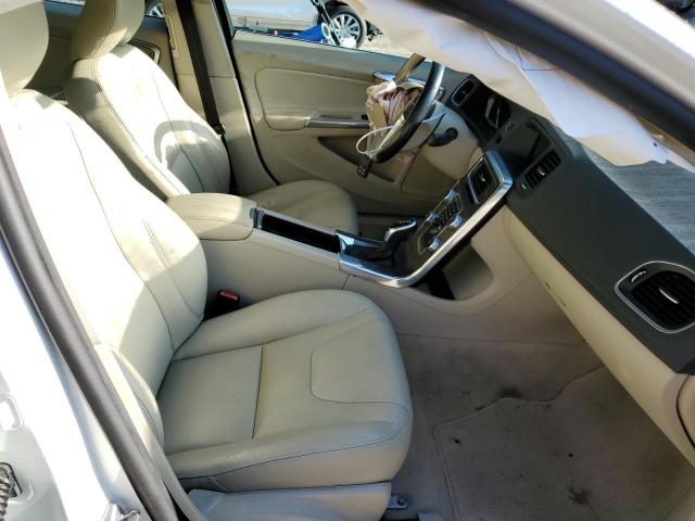 Photo 5 from auction – 2015 VOLVO S60 PLATIN with VIN YV140MFM0F2353168