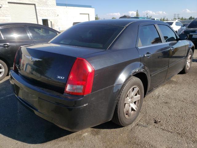 Photo 4 from auction – 2006 CHRYSLER 300 with VIN 2C3KA43RX6H151153