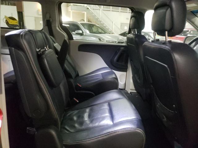 Photo 6 from auction – 2014 CHRYSLER TOWN & COU with VIN 2C4RC1BGXER363787